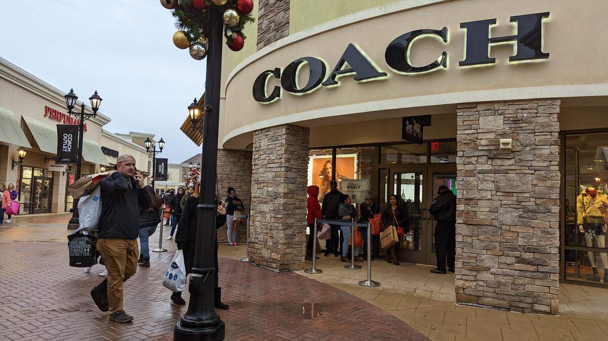 Shoppers can expect long lines at Charlotte Premium Outlets in Steele Creek on Black Friday.