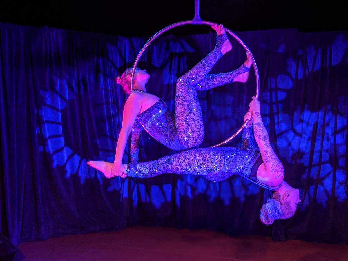 The performance duo Satarah has been among the acts on the monthly “AT’s Neighborhood” variety show.