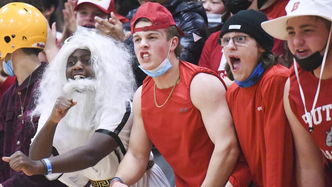 There’s a new No. 1 team in The Observer’s Sweet 16 high school basketball polls