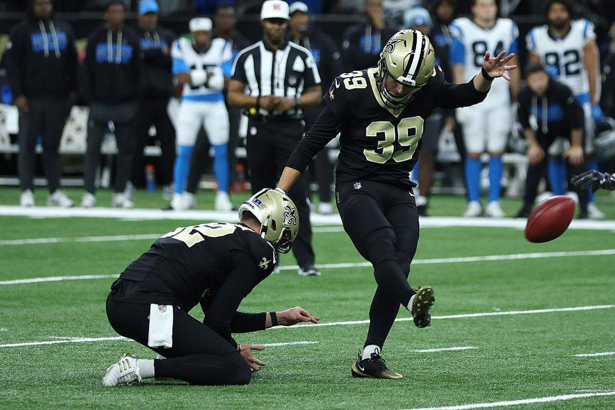 A field goal by New Orleans kicker Charlie Smyth (39) gave the Saints a 20-17 win against the Carolina Panthers on Sunday at Caesars Superdome. 