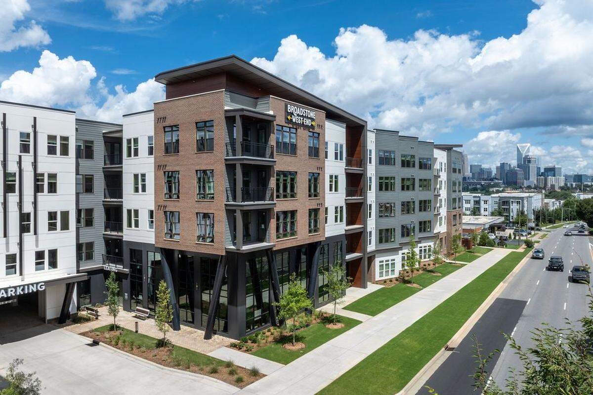 Alliance Residential Co., an Arizona-based developer, announced the opening of Broadstone West End, a 332-apartment community along Wilkinson Boulevard.