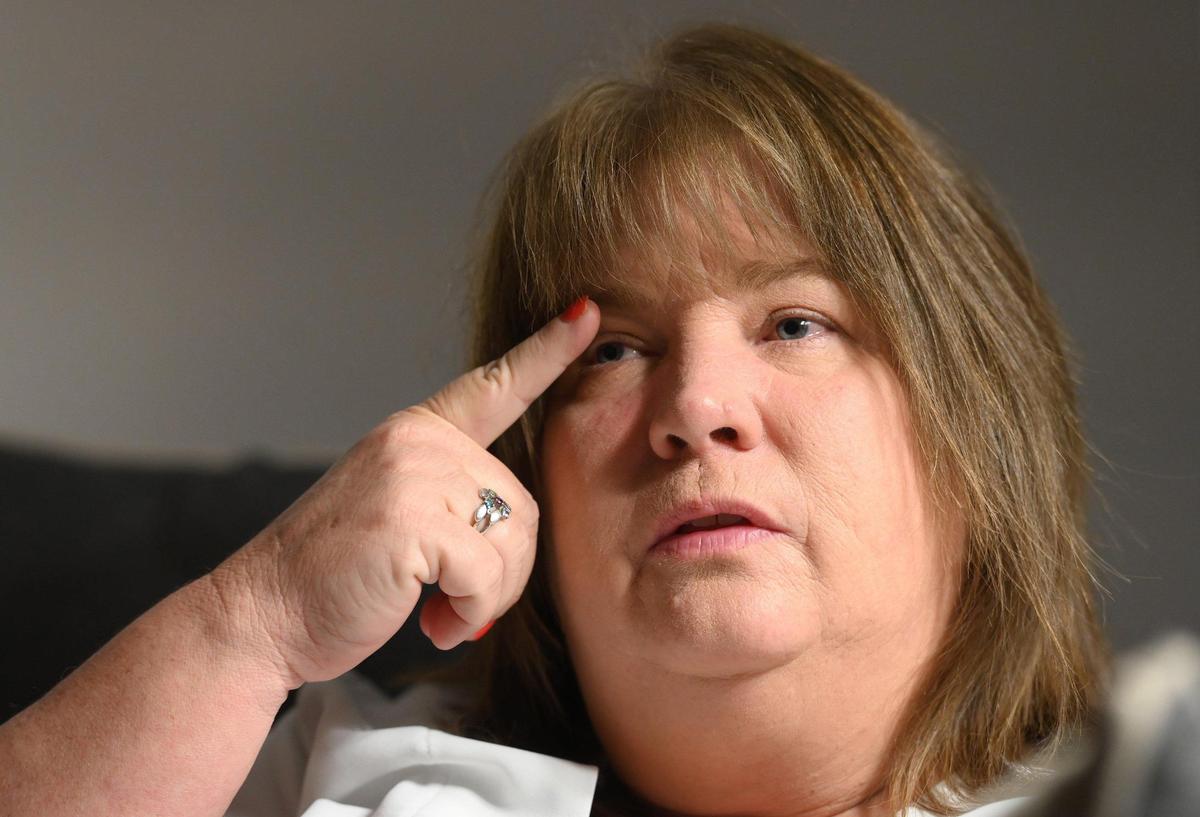 Shelley Allen initially had hoped that her right eye would be the only one with problems.