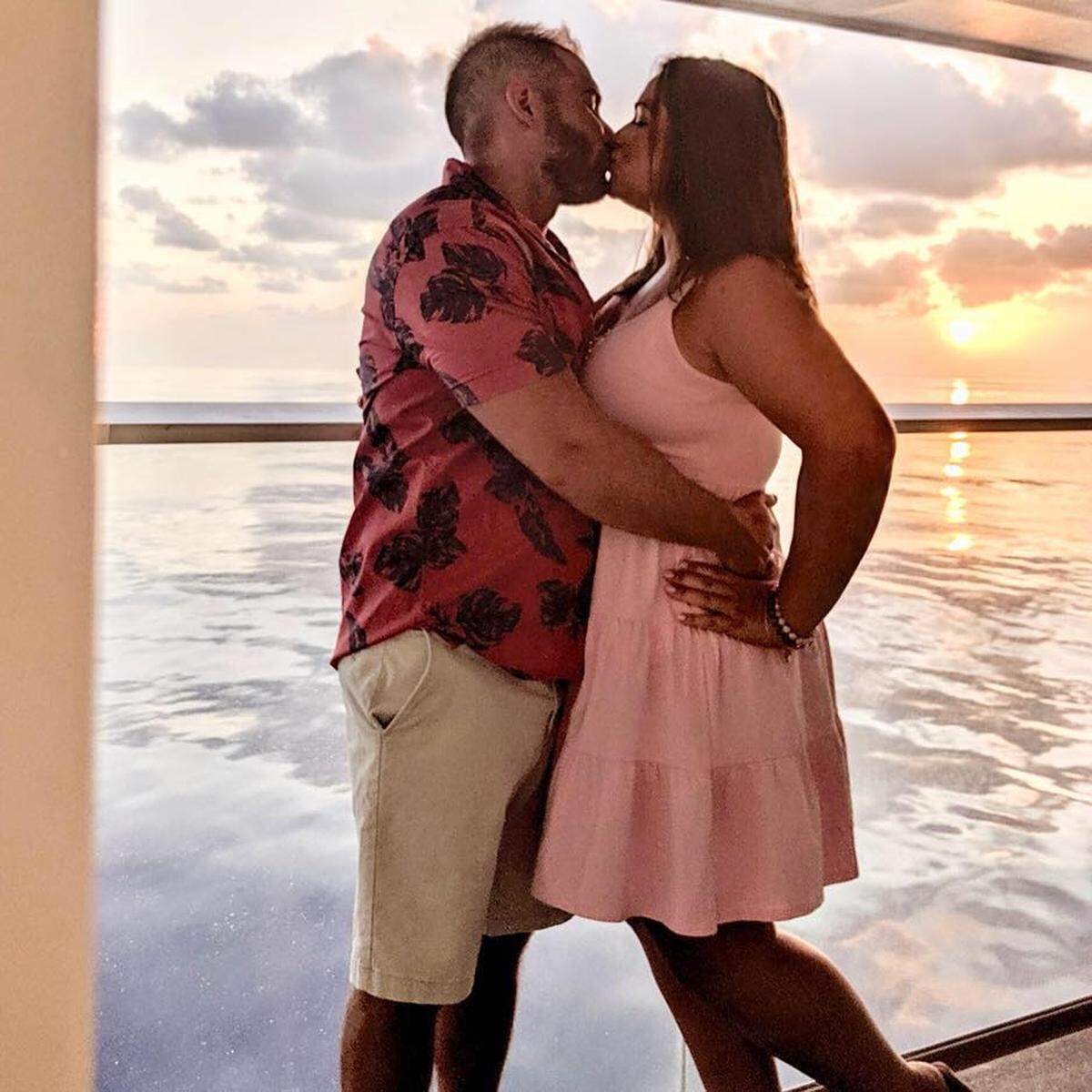 Tommy Alexander and Jamie Michetti in the vacation photo that inspired Stephanie's text message.