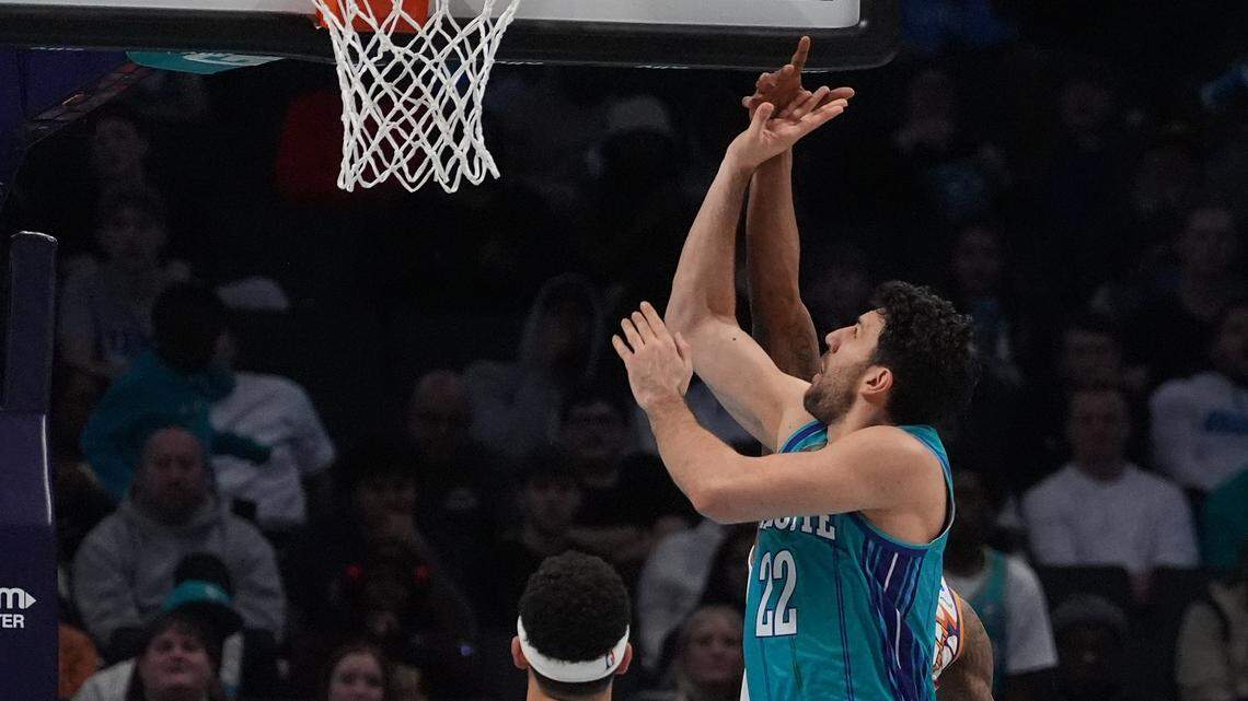 Kevin Durant, Devin Booker praise Vasilije Micić after Hornets rookie crossed up vet
