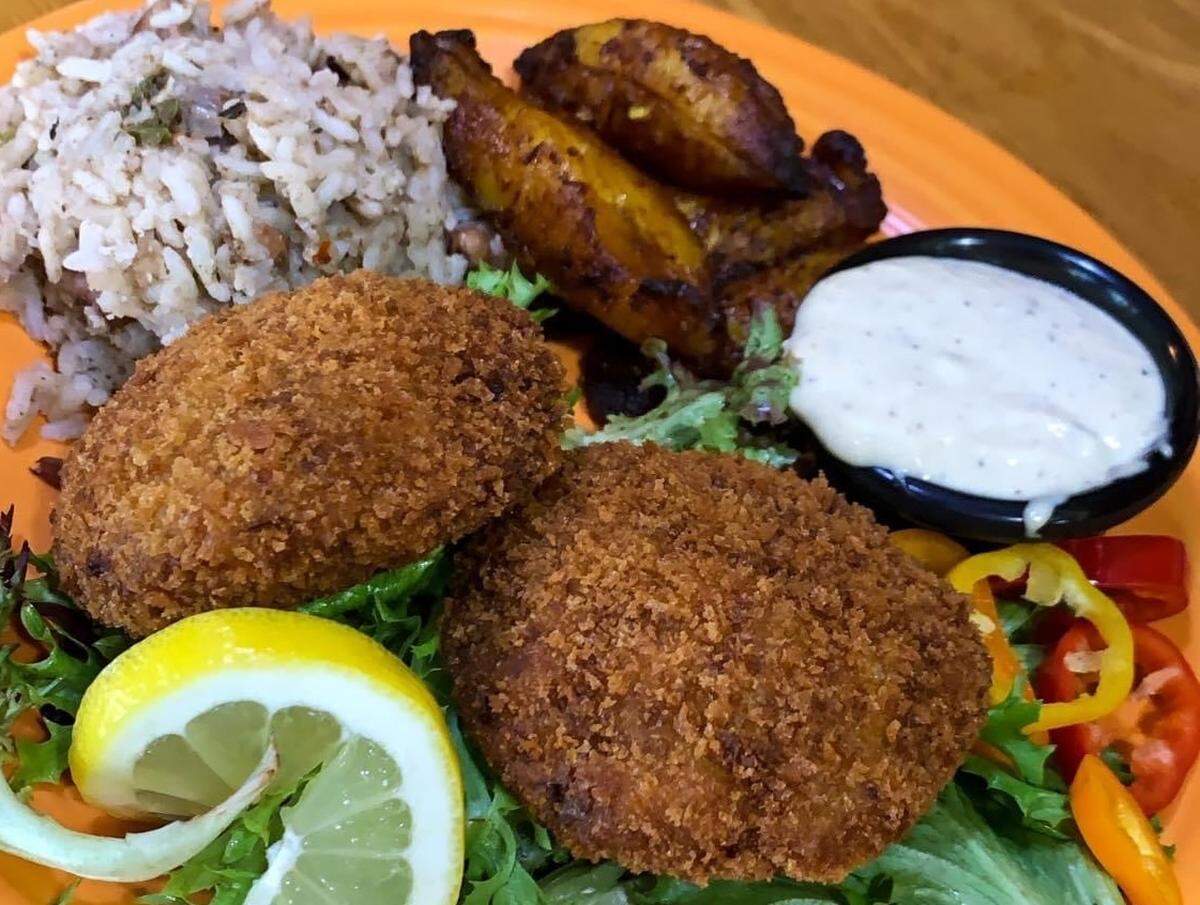 Anntony’s Southern Style Salmon Cakes are made with sweet peppers and green onions.