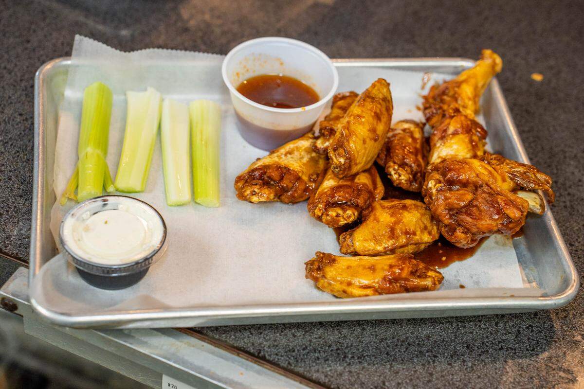 Jaco Wings at Roasting Company are barbacue-teryaki flavored.
