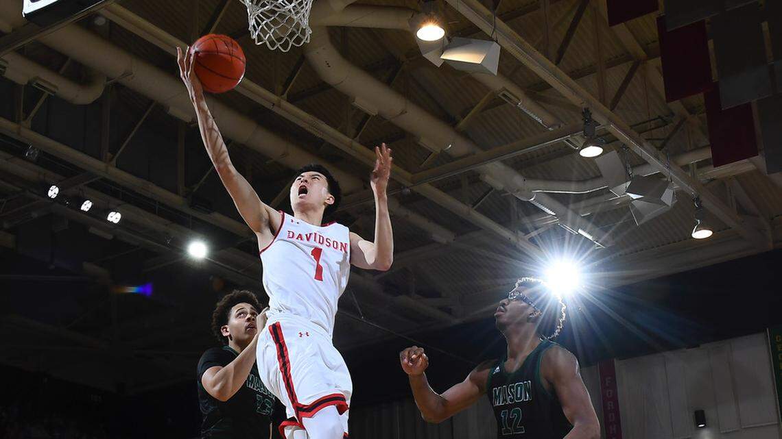 Davidson’ freshman Hyunjung Lee (1) averages 8.5 points and 3.5 rebounds per game.