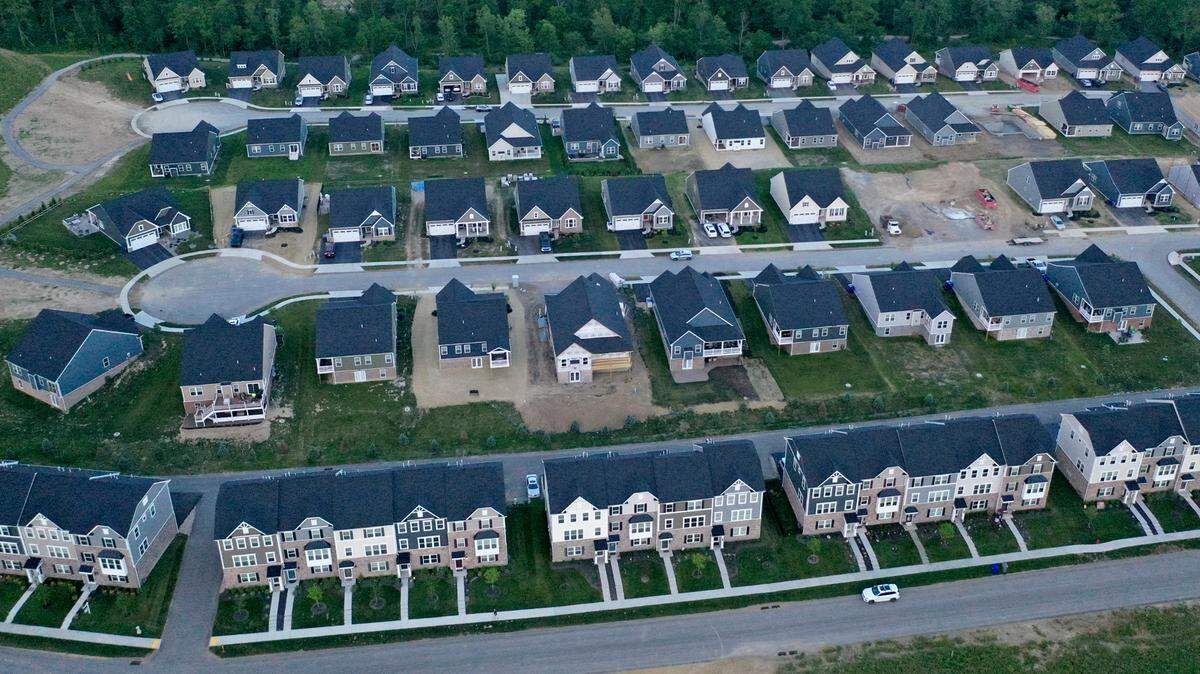 Lumber prices dropping after soaring during COVID. What’s that mean for building costs?