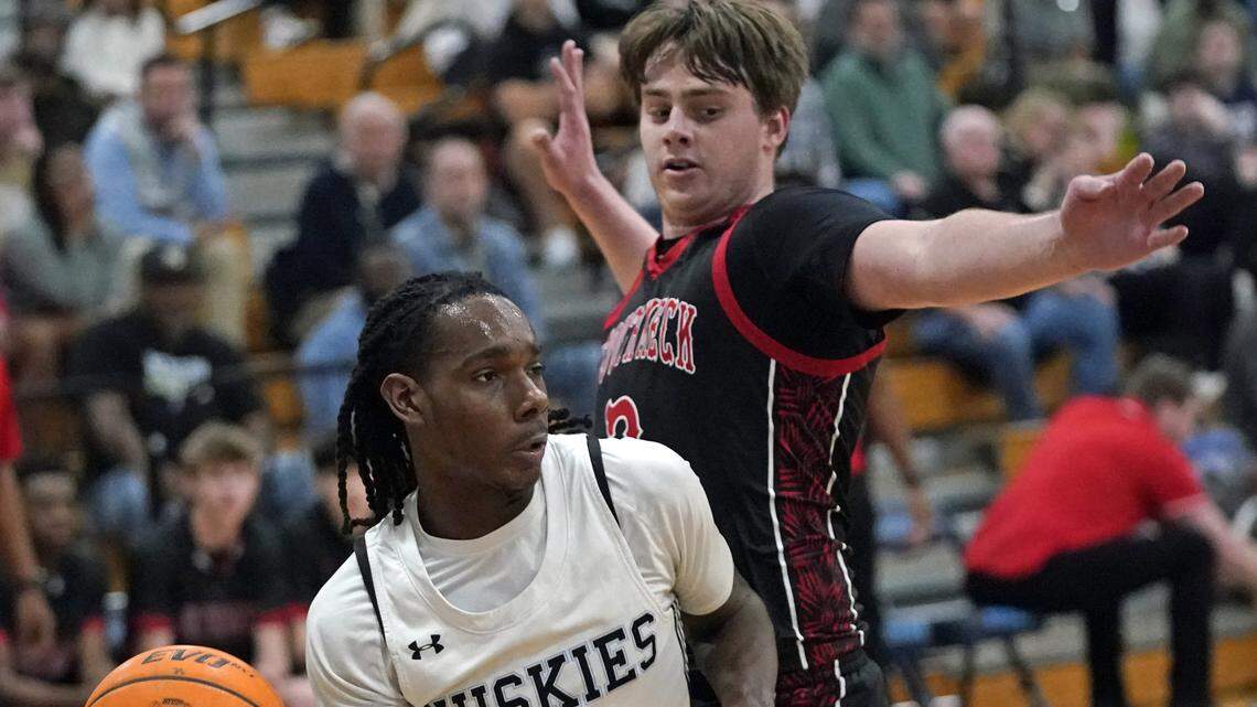 Hough makes history in Greater Charlotte finals, takes down South Mecklenburg