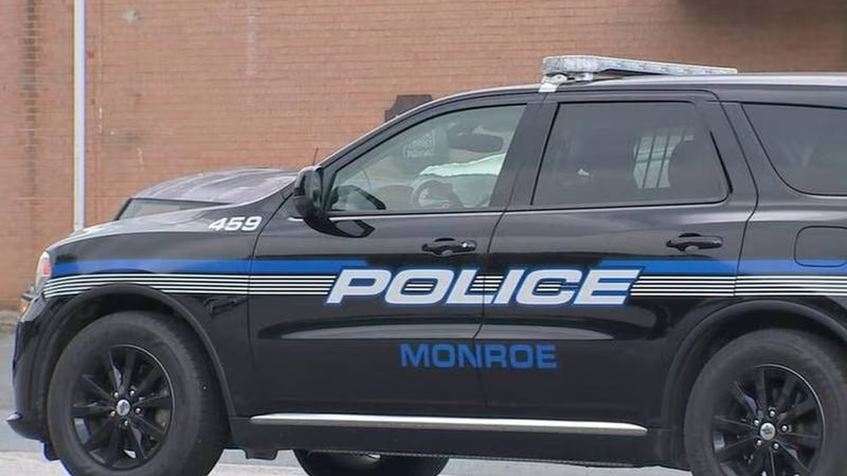 Monroe police said they found a man who is a registered sex offender with a missing 14-year-old girl on Thursday.