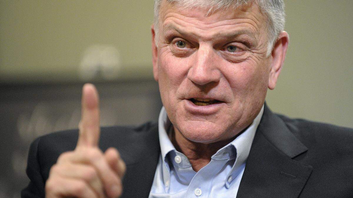 Franklin Graham blindly supports Donald Trump despite it all.