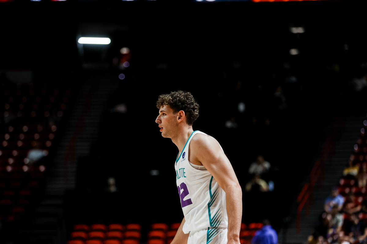 Charlotte Hornets rookie Hannes Steinbach in action during NBA Las Vegas Summer League game vs. New Orleans Pelicans.