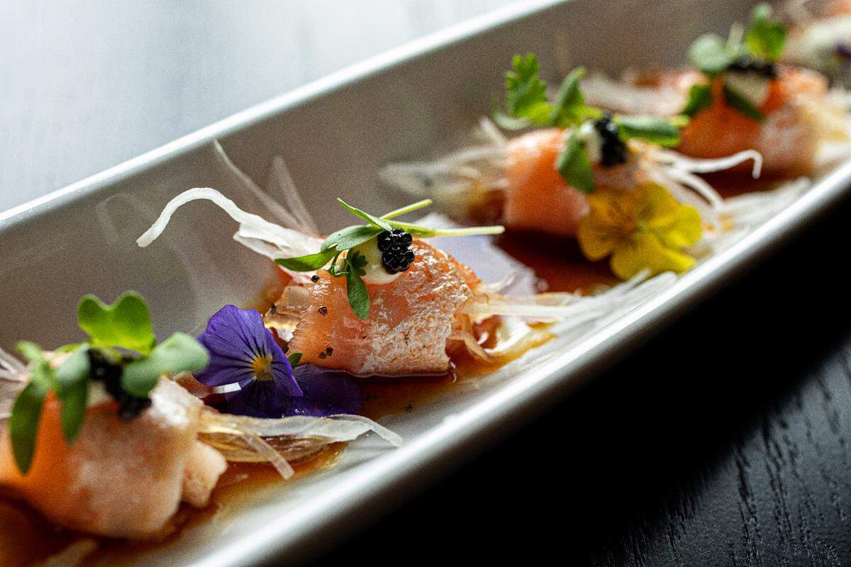 Mizu’s Sake Tataki.