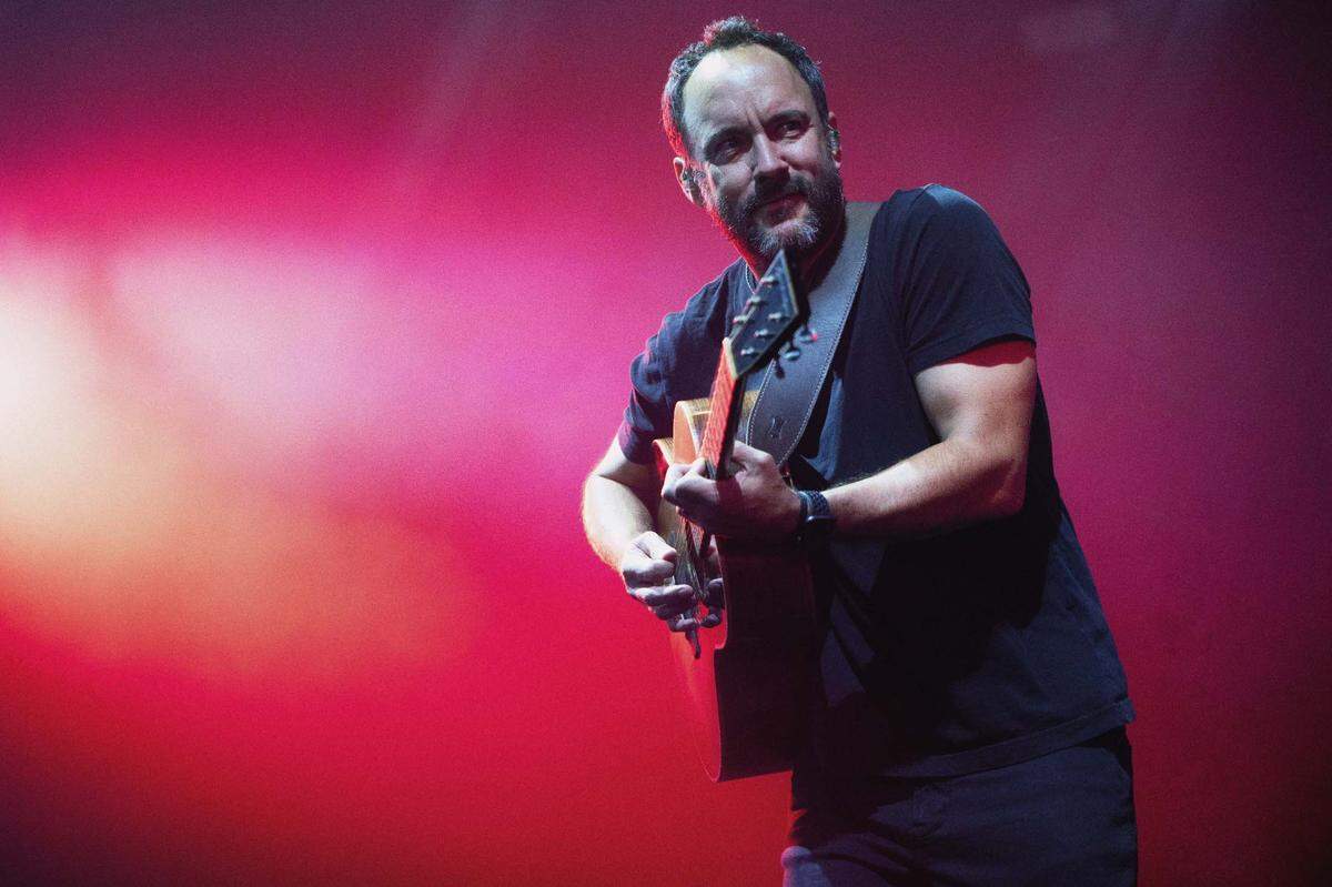 Dave Matthews of The Dave Matthews Band performs at Charlotte’s PNC Music Pavilion on Saturday night.