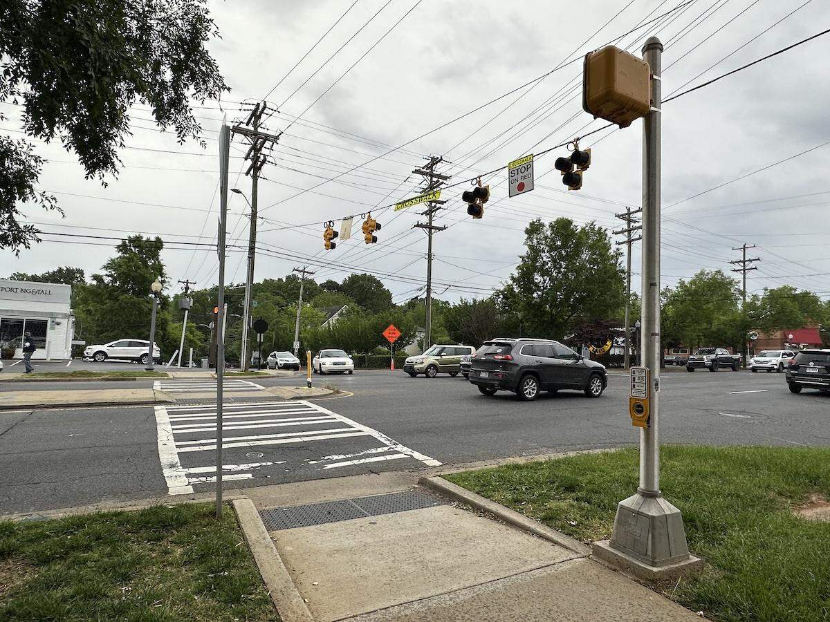 A pedestrian beacon on South Boulevard.