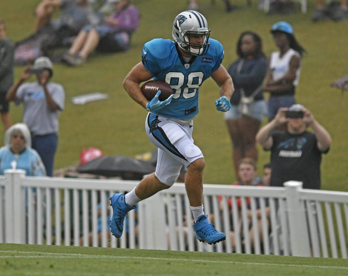 Carolina Panthers tight end Greg Olsen (88) had three straight 1,000-yard receiving yards from 2014-16 but slumped to only 191 yards in an injury-plagued 2017.