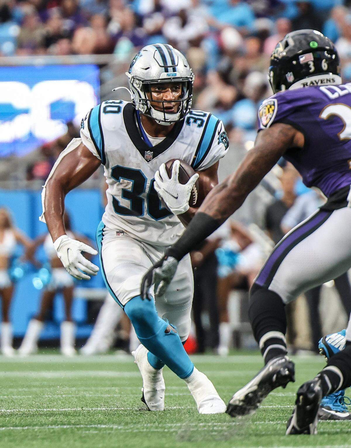 Carolina Panthers Chuba Hubbard runs the ball at the Bank of America Stadium in Charlotte, N.C., on Saturday, August 21, 2021.
