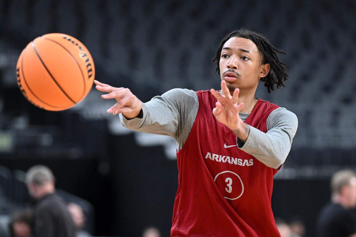 Arkansas Razorbacks guard Nick Smith Jr. (3) participates during a practice session at T-Mobile Arena.