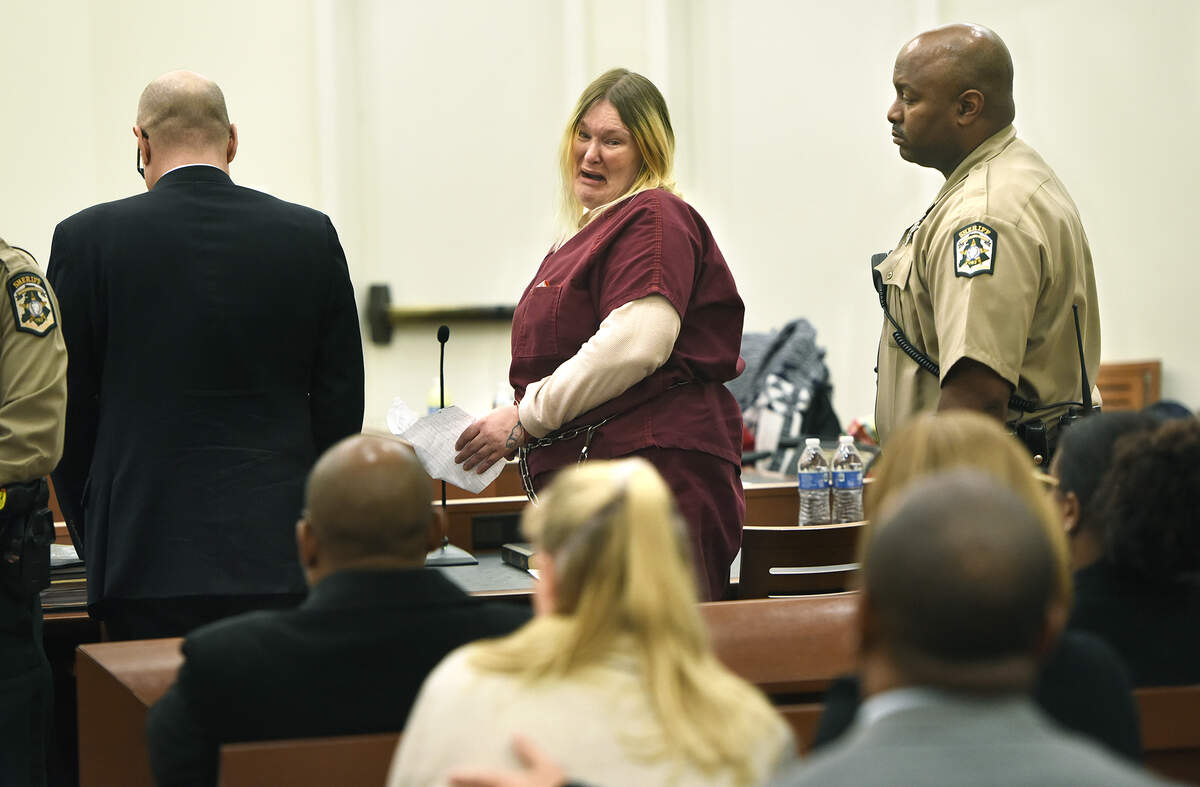 Amanda Leigh Allen, who was charged with selling the drugs that killed a Huntersville man last year, will serve more than 10 years in prison after pleading guilty to involuntary manslaughter Thursday. Police determined that Allen, 40, sold narcotics to Billy Ray Bullabough shortly before his death on May 29, 2017. An autopsy determined that he died from fentanyl toxicity. Fentanyl is a powerful synthetic opioid, similar to morphine but much more potent. Under a plea deal, Mecklenburg County prosecutors dropped a second-degree murder charge against Allen and allowed her to plead guilty to a manslaughter and a drug distribution charge. She was sentenced to 127 to 165 months in prison. Allen wept as she apologized to Bullabough’s mother. The hearing was held on Thursday, Nov. 29, 2018.