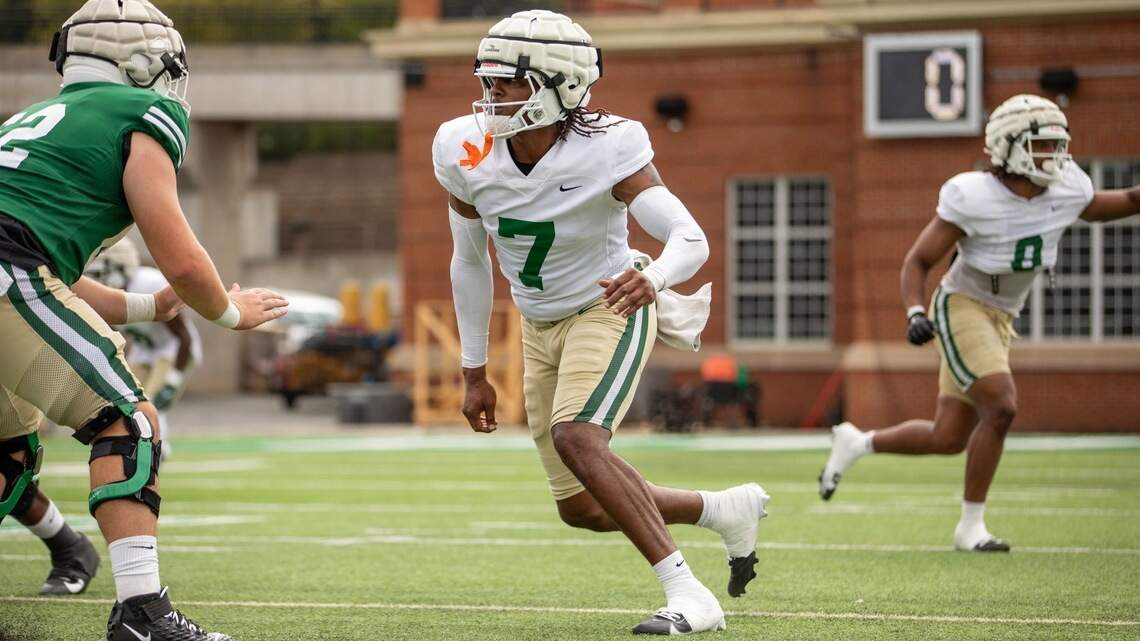 Handy on deck: Why third stop looks like the charm for one Charlotte 49ers linebacker