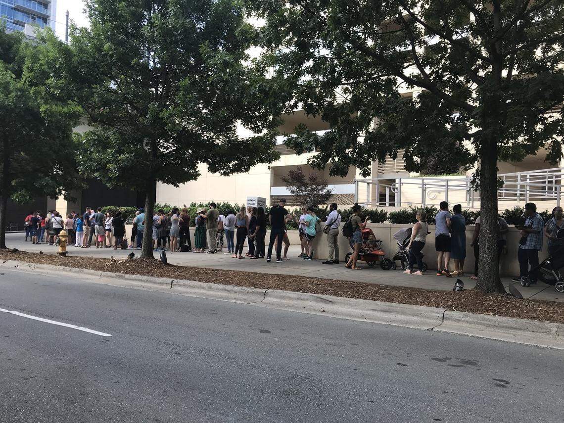 When the Whole Foods supermarket opened uptown in June, it drew lines of customers around the corner.