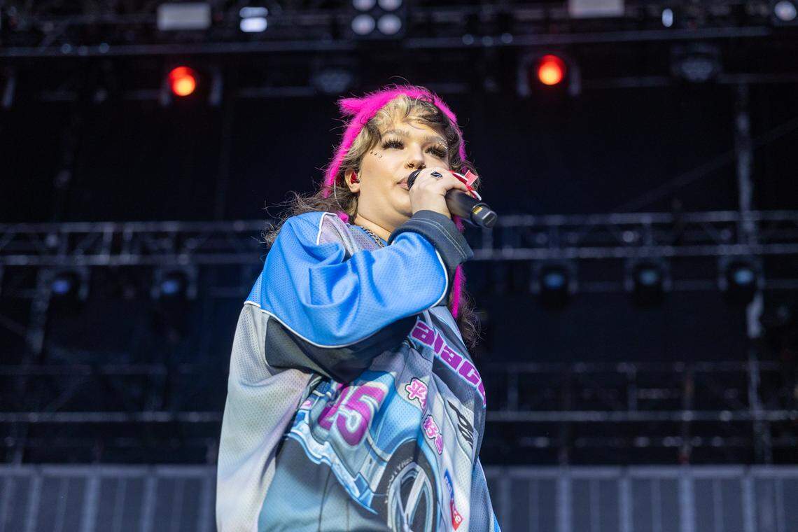 Lola Young performs at Lovin’ Life Music Fest.