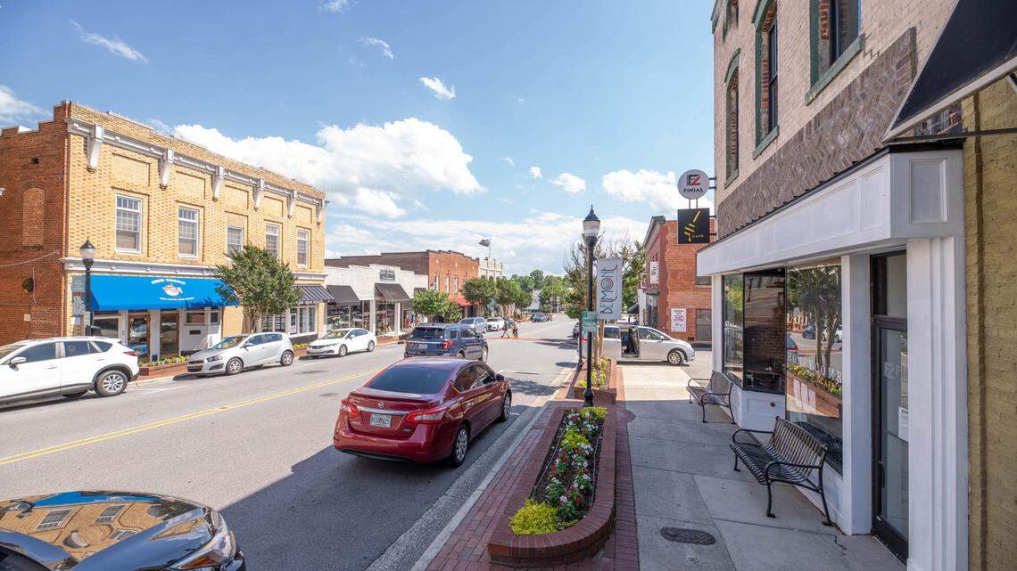 From coffee to famous-family dinner, 5 ways to spend a day in Belmont for $50 or less