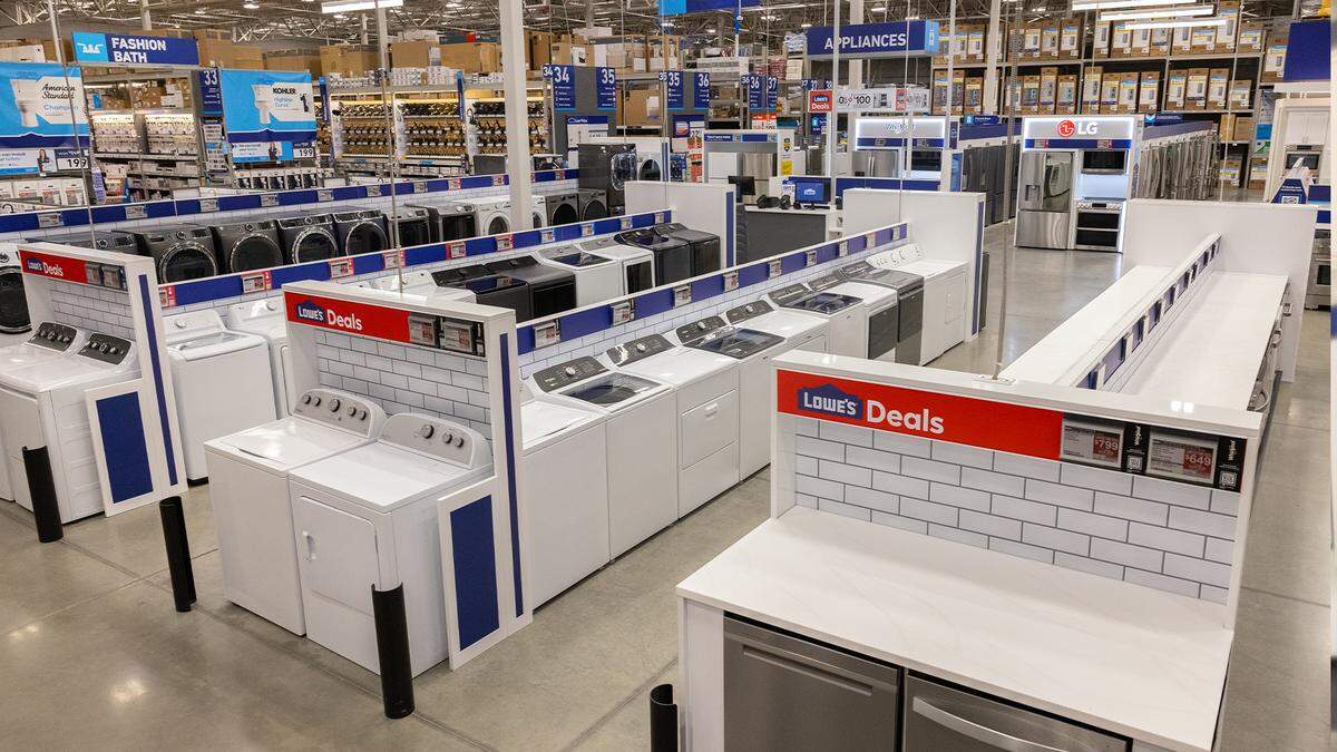 Lowe’s mass layoff of over 600 corporate workers includes over 225 employees in the Charlotte region, state filings show.