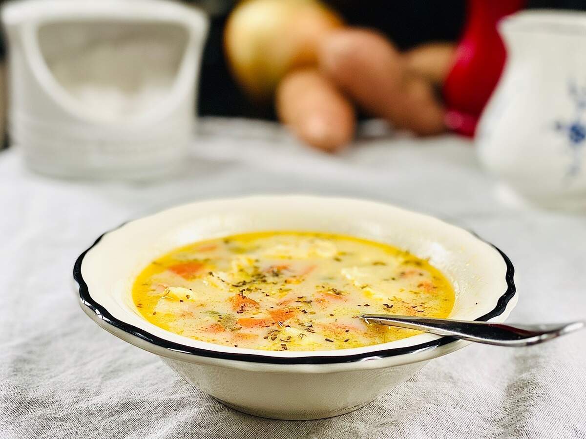 Jamie Brown shares an Autoimmune Protocol (AIP) friendly recipe for clam chowder.