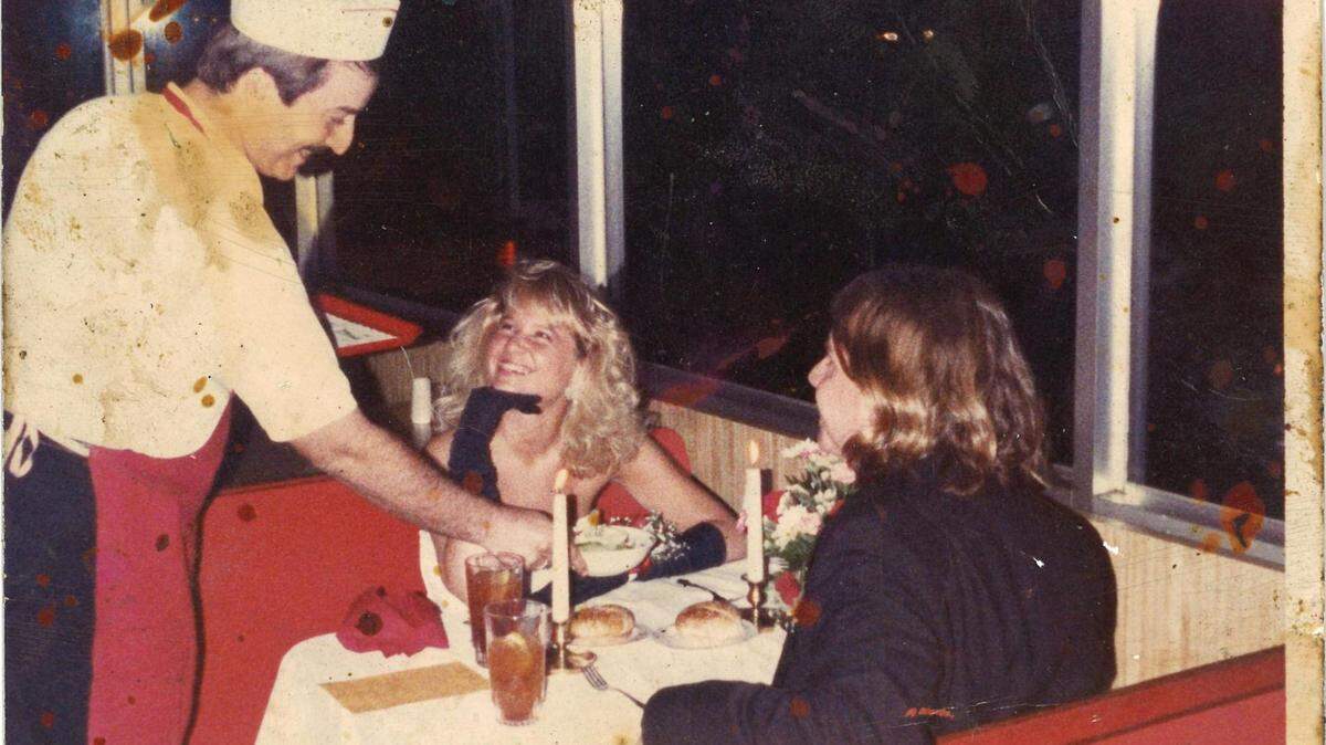 In 1989, Scott Betzold took his prom date to Zack’s Hamburgers, where George Demopoulos served them Zack’s Specials — white tablecloth style.