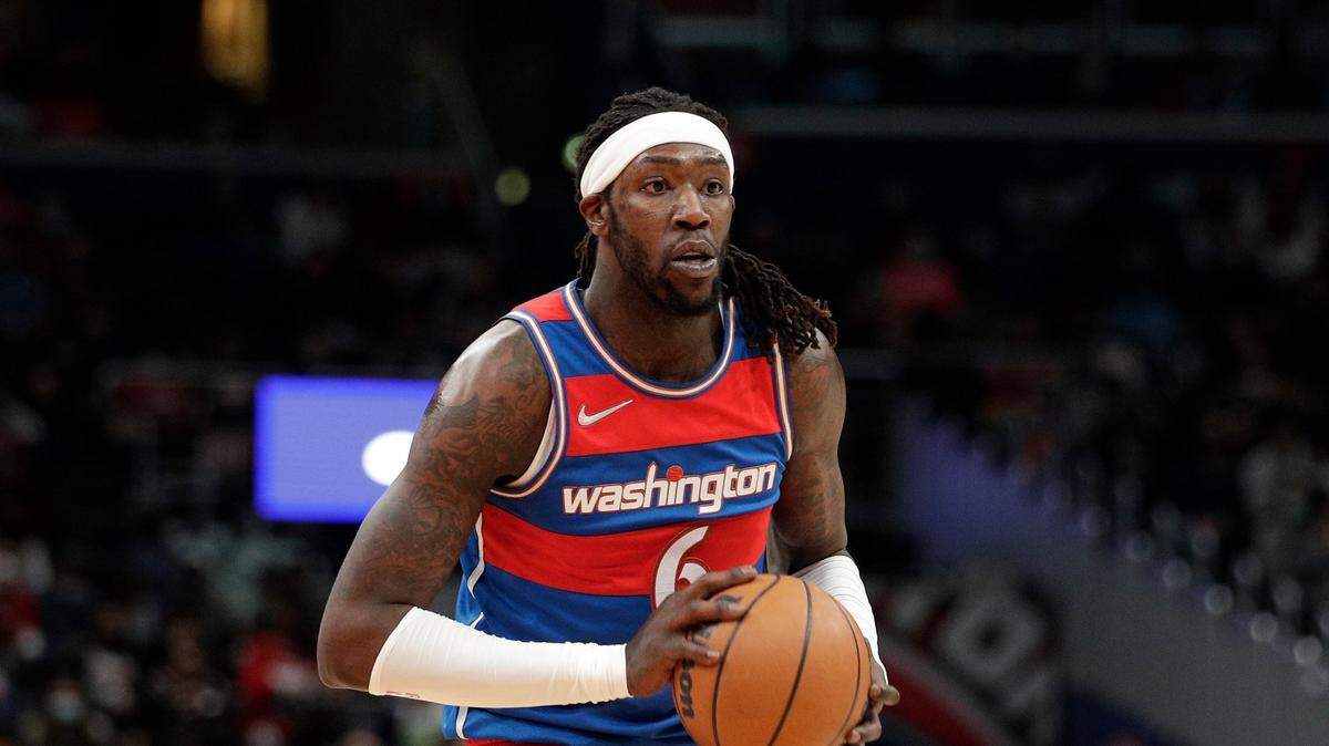 The Washington Wizards traded center Montrezl Harrell (6) to the Charlotte Hornets on Thursday. (AP Photo/Luis M. Alvarez)