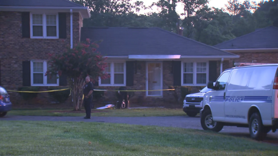 2 killed overnight in separate Charlotte NC shootings | Charlotte Observer