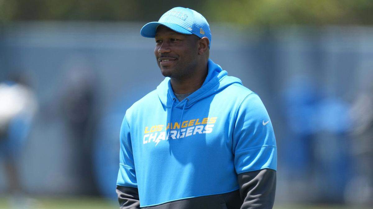 Jun 1, 2021; Costa Mesa, CA, USA; Los Angeles Chargers defensive coordinator Renaldo Hill during organized team activities at Hoag Performance Center. Mandatory Credit: Kirby Lee-USA TODAY Sports