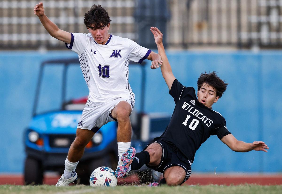 Ardrey Kell’s Alec Antista, left, vies for posession of the ball with Lake Norman’s Blake Richardson during the game in Mooresville, NC on Tuesday, September 3, 2024.