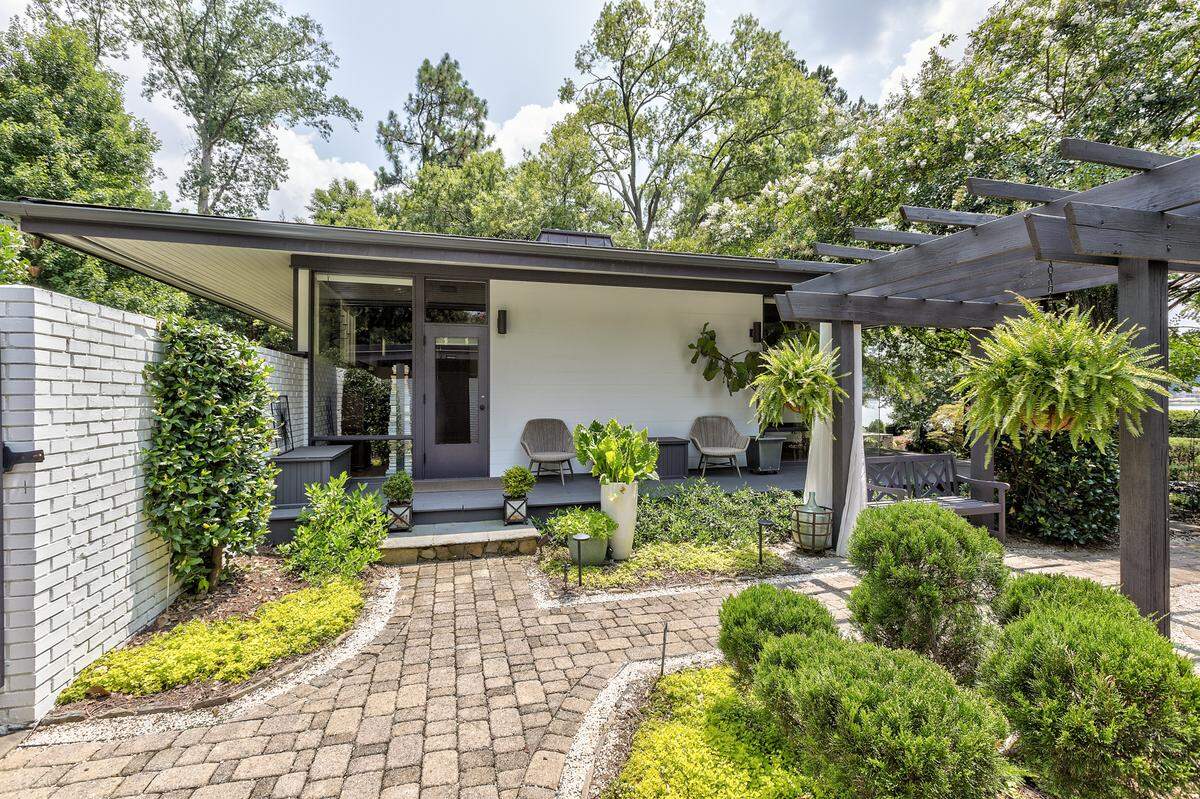 Get tickets for the virtual Mad About Modern home tour.