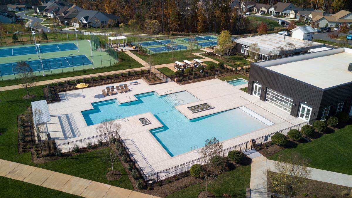 Trilogy Lake Norman provides residents with resort-style amenities and curated social activities.