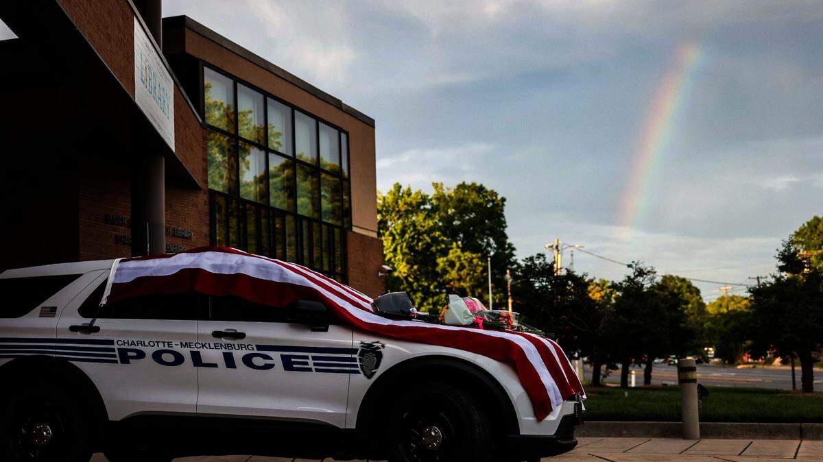 Photos of scene from east Charlotte where multiple law enforcement officers shot