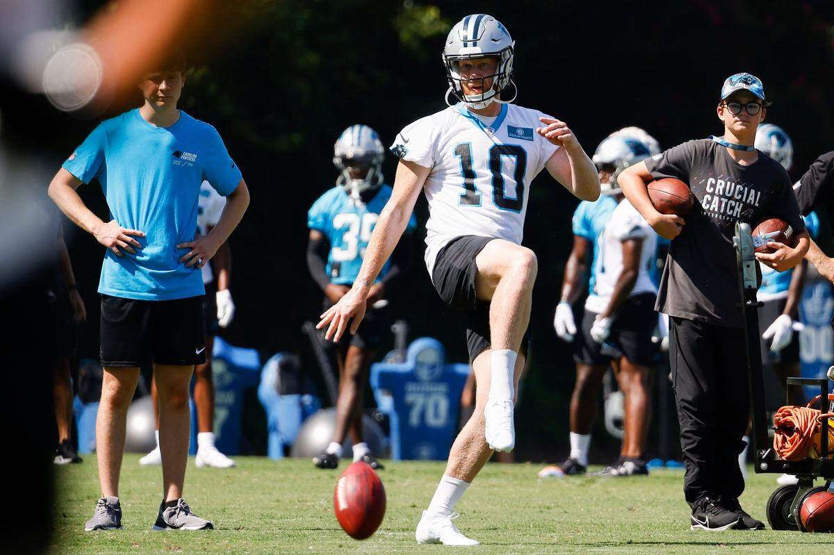 Carolina Panthers punter Johnny Hekker (10) runs a drill during the team’s training camp on July 28, 2022.