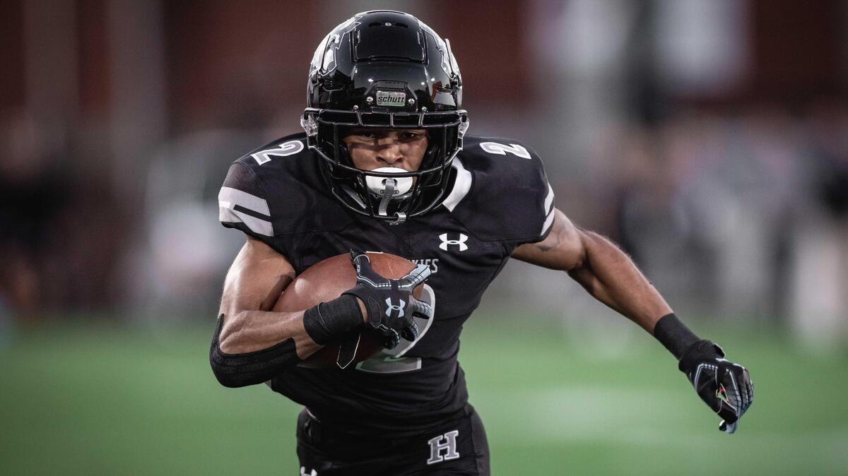 The Hough Huskies would defeat conference rival the JC Cougars 16-10 at Memorial Stadium Friday September 24, 2021.