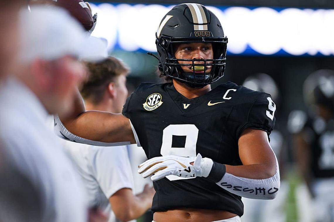NASHVILLE, TENNESSEE - SEPTEMBER 20: Eli Stowers #9 of the Vanderbilt Commodores warms up prior to the game against the Georgia State Panthers at FirstBank Stadium on September 20, 2025 in Nashville, Tennessee. (Photo by Carly Mackler/Getty Images)