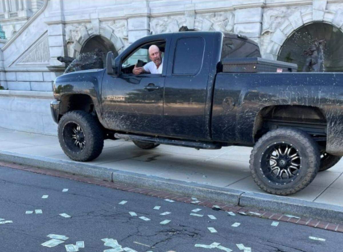 Floyd Roseberry, shown parked outside the Library of Congress in Washington on Aug. 19, 2021 when he claimed to be carrying a bomb, will return to North Carolina on Monday under a judge’s order.