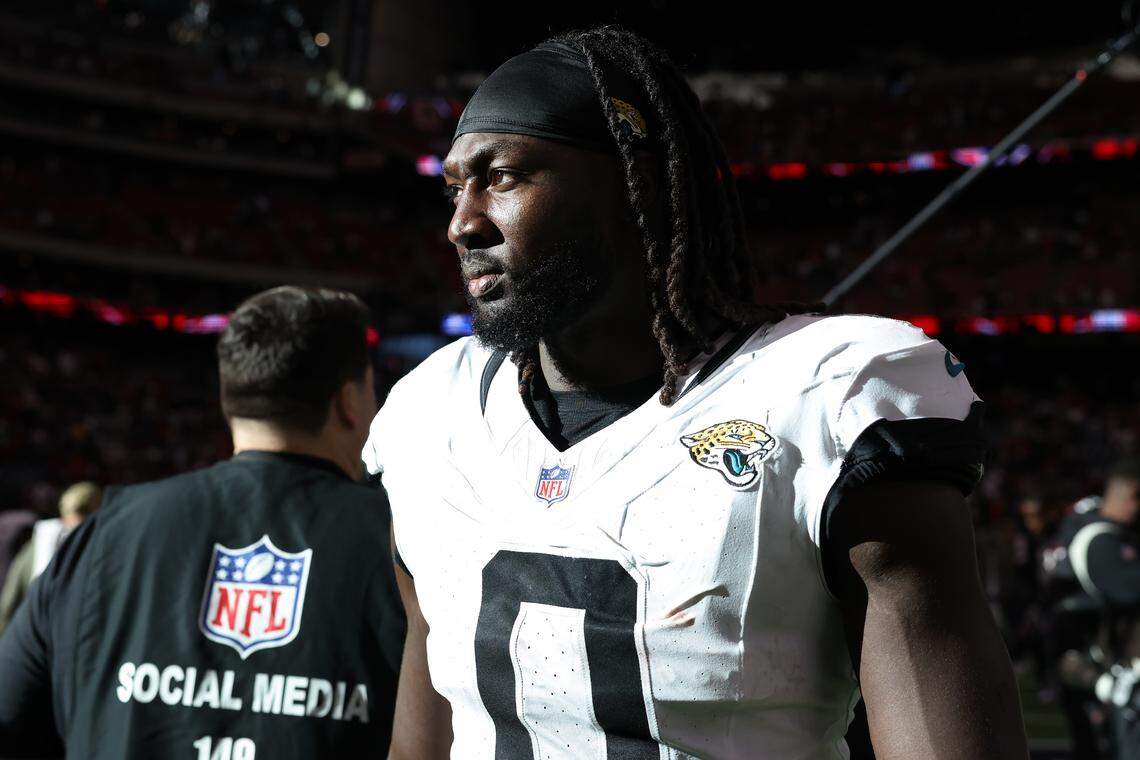 Devin Lloyd, shown here as a member of the Jacksonville Jaguars, during a 2025 game.