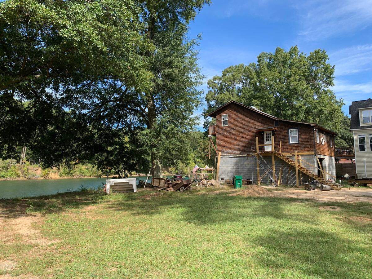 A home along the Catawba River basin floodplain that experienced historic flooding in 2019 is being elevated with assistance from Mecklenburg County through the retroFIT program which helps floodproof homes.