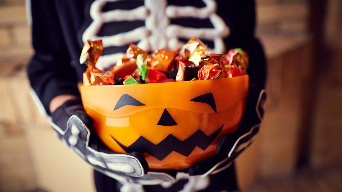 Snickers, the most expensive candy brand this Halloween season, averages a cost of more than $7 per bag, data from Datasembly shows.