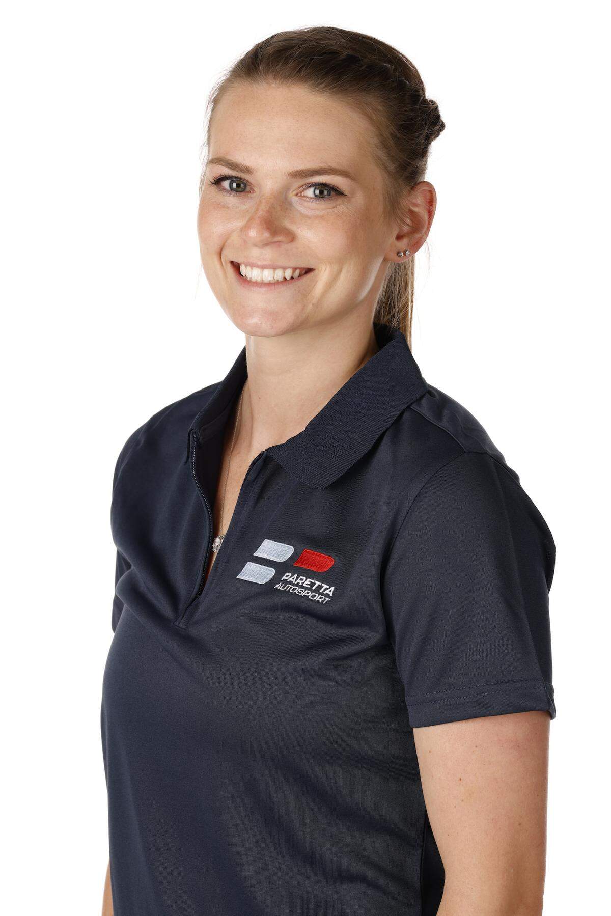 Amanda Frayer had no motorsports background before trying out to be a member of the pit crew for Paretta Autosport. She served as the team’s outside rear tire changer on Sunday in Indianapolis.