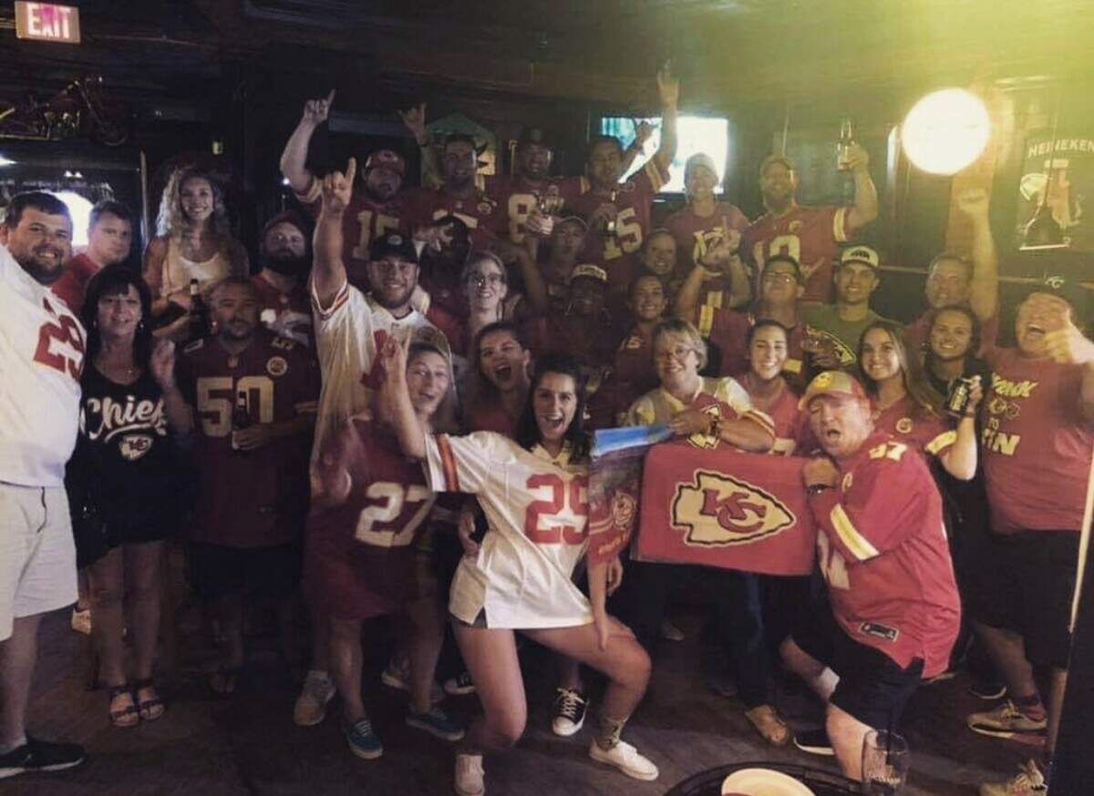Tyber Creek Pub is a Kansas City Chiefs bar and is planning a pig roast and Missouri-style BBQ .