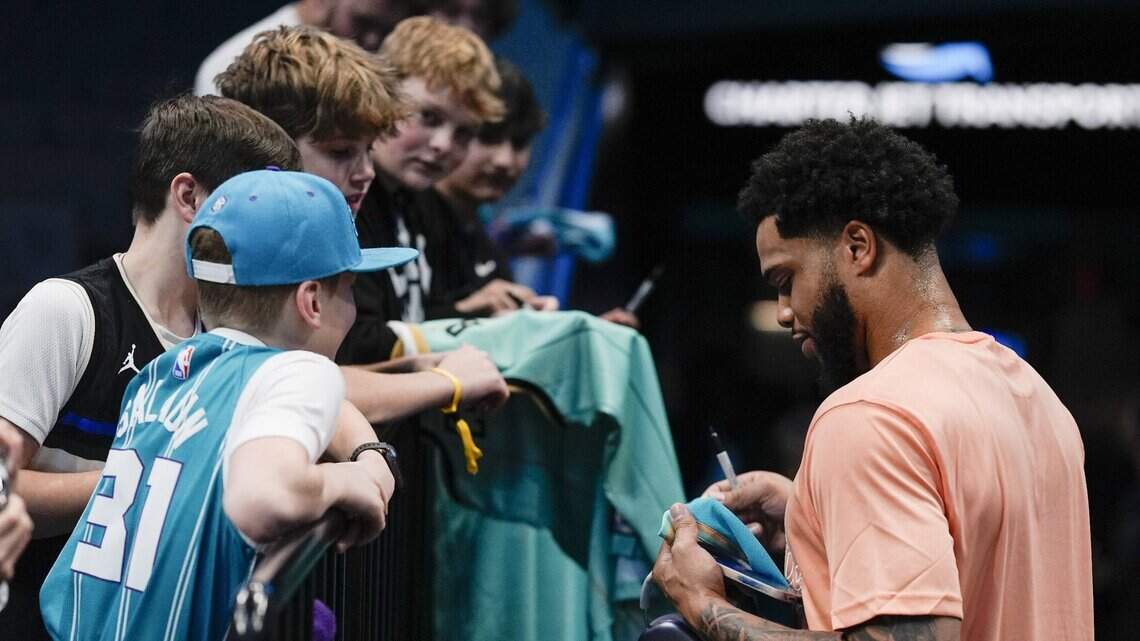As NBA trade deadline nears, will Charlotte Hornets stand pat or make a move?
