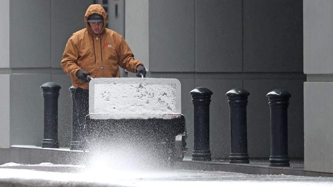 Try these 5 things you already have at home to help melt ice & snow in NC