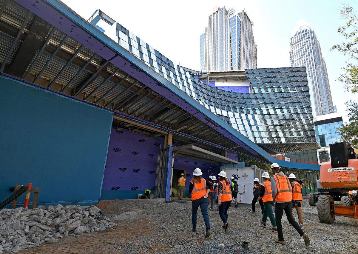 Tryon Plaza will be the main entrance to Charlotte Mecklenburg Library’s new Main Library on North Tryon St. when the facility opens in 2027.
