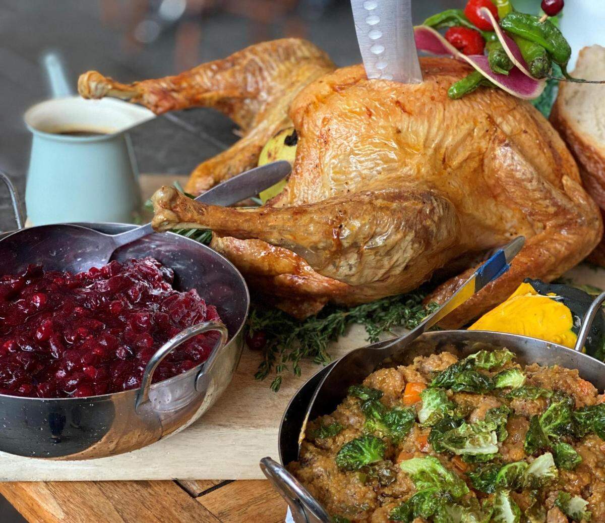 Thanksgiving offerings from Red Salt by David Burke serve 4-6 guests with hearty mains, sides and desserts.